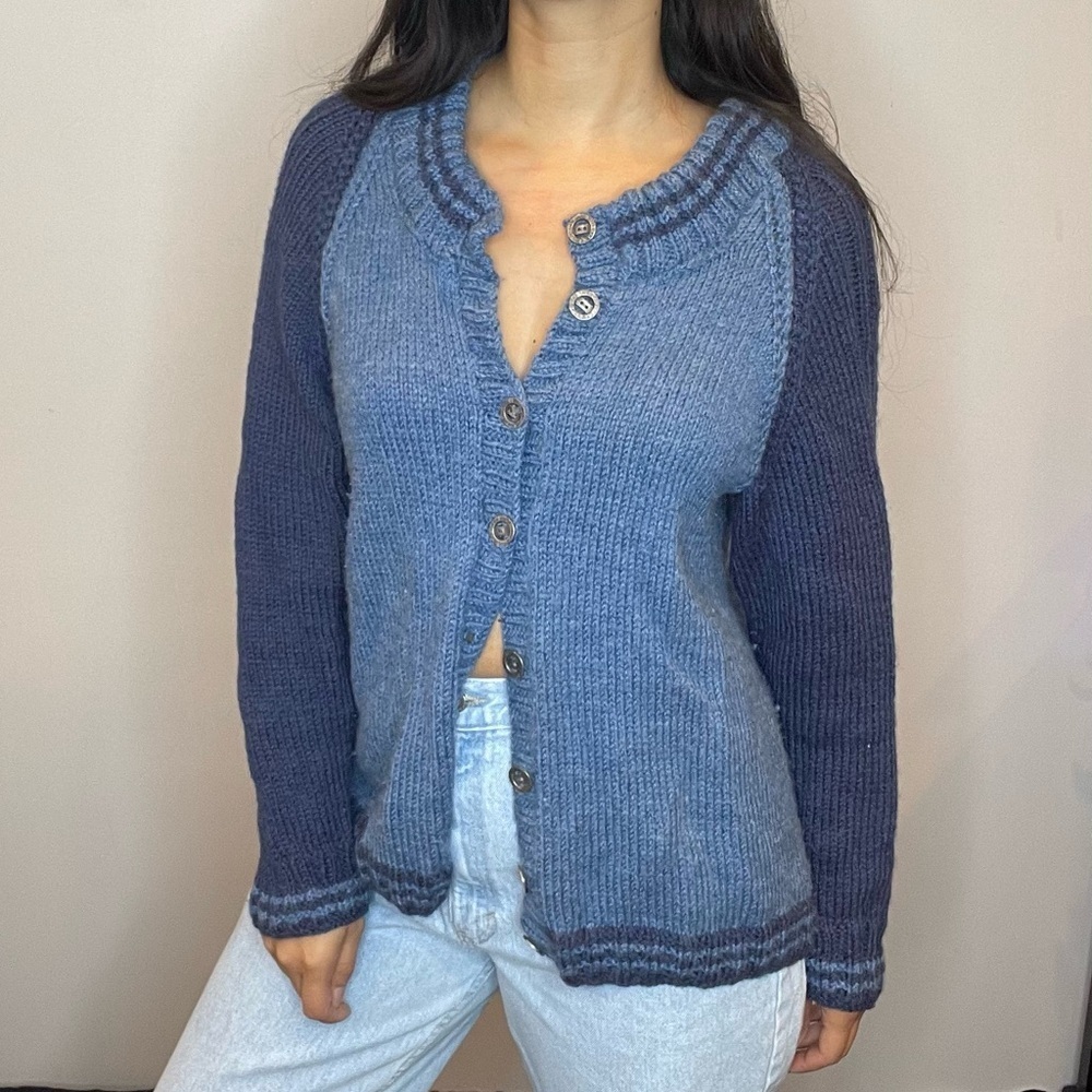💙 Vintage Italian Collezion Unisex Cardigan – Two-Tone Blue Knit 💙 - Picture 4 of 11